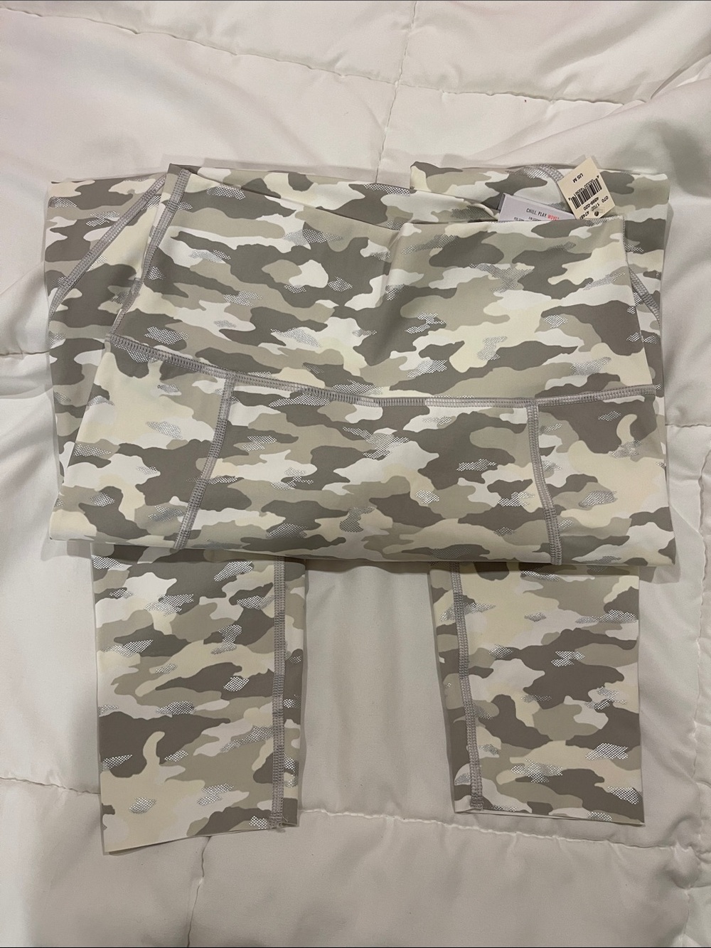 aerie Camo Leggings in Cream and Gray